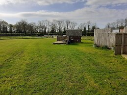 Glamping in Wiltshire the Green Knoll is a Charm