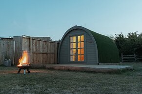 Glamping in Wiltshire the Green Knoll is a Charm