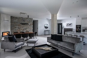 Alexia s Luxury Oasis