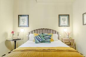 Vissi D Arte an Apartment With Garden