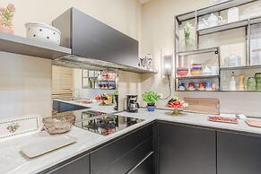 Vissi D Arte an Apartment With Garden