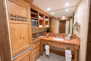 Four Bedroom Suite 4 Apartment Hotel by Redawning