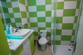Stunning Green Studio 43