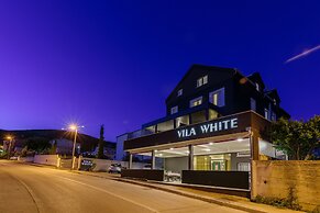 Villa White