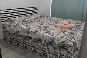 2 Bed-aircon-free Parking-city Centre