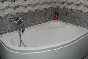 2 Bed-aircon-free Parking-city Centre