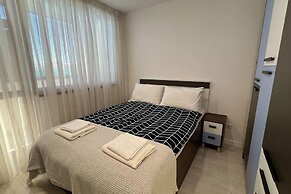 Luxurious Beach House With Wi-fi and Parking