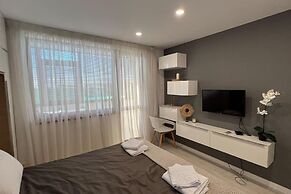 Luxurious Beach House With Wi-fi and Parking