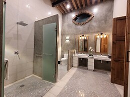 Milo Collection Hotel