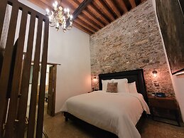 Milo Collection Hotel