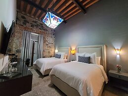 Milo Collection Hotel