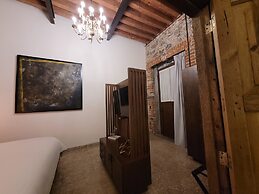 Milo Collection Hotel