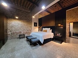 Milo Collection Hotel