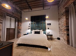 Milo Collection Hotel