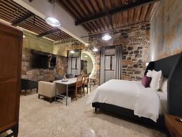 Milo Collection Hotel