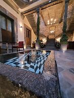 Milo Collection Hotel