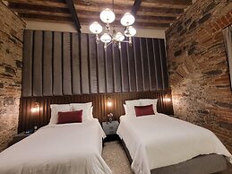 Milo Collection Hotel