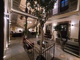 Milo Collection Hotel