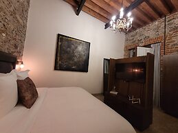 Milo Collection Hotel