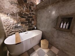 Milo Collection Hotel