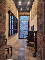 Milo Collection Hotel