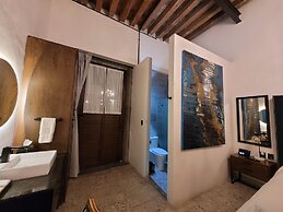 Milo Collection Hotel