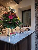 Milo Collection Hotel