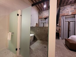 Milo Collection Hotel