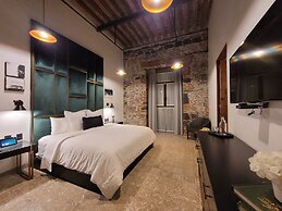 Milo Collection Hotel