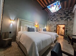 Milo Collection Hotel