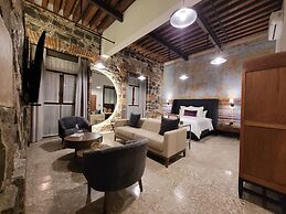 Milo Collection Hotel