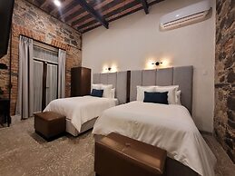 Milo Collection Hotel