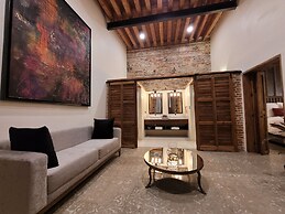 Milo Collection Hotel