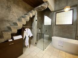 Milo Collection Hotel