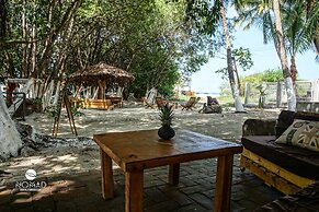 Nomad Beach House - Hostel
