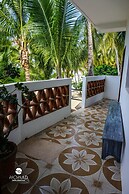 Nomad Beach House - Hostel