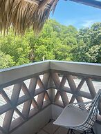 Nomad Beach House - Hostel