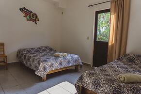 Nomad Beach House - Hostel