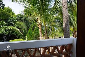 Nomad Beach House - Hostel