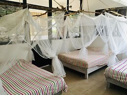 Nomad Beach House - Hostel