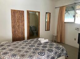 Nomad Beach House - Hostel