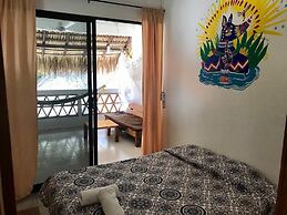 Nomad Beach House - Hostel