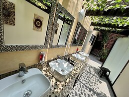 Downtown Treasure Place