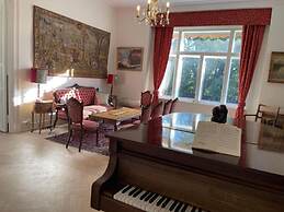 Villa Internationals