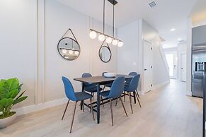 Your Orlando Retreat: Warm and Welcoming Townhome