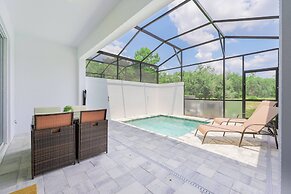 Your Orlando Retreat: Warm and Welcoming Townhome