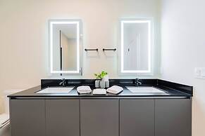 Your Orlando Retreat: Warm and Welcoming Townhome