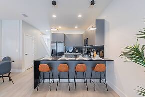 Your Orlando Retreat: Warm and Welcoming Townhome