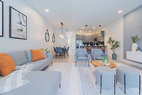 Your Orlando Retreat: Warm and Welcoming Townhome