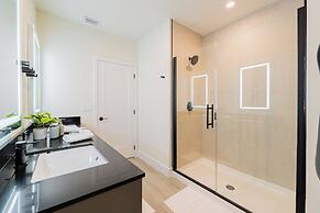 Your Orlando Retreat: Warm and Welcoming Townhome